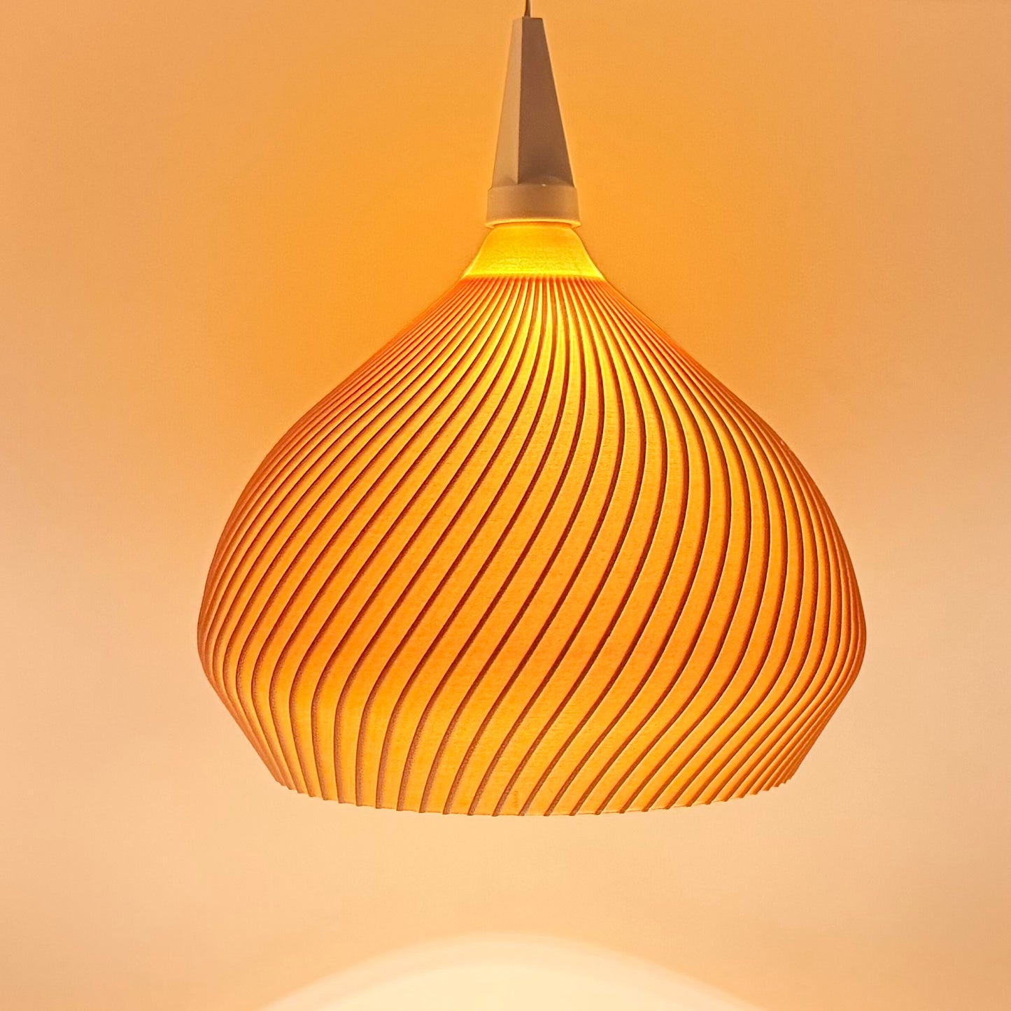 Handgefertigte Designer‑Pendelleuchte wood – modernes, skandinavisches Lichtobjekt für Herrnhuter Stern - A1 Fassung